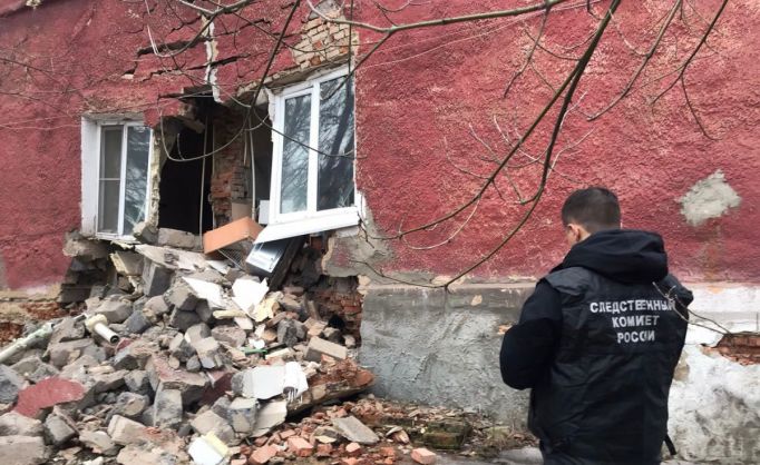 Следователи установят виновных в обрушении стены дома в Киреевске