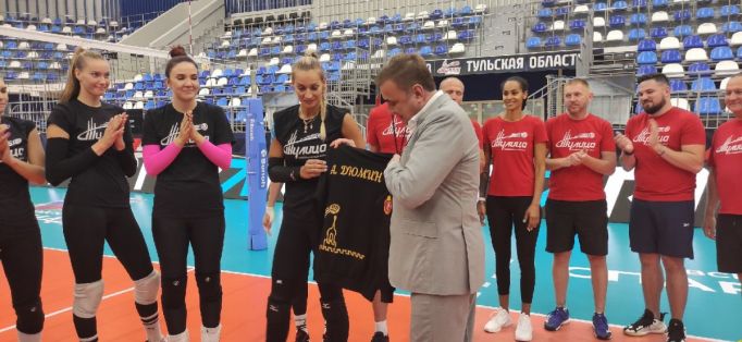 Алексей Дюмин встретился с женской волейбольной командой «Тулица»