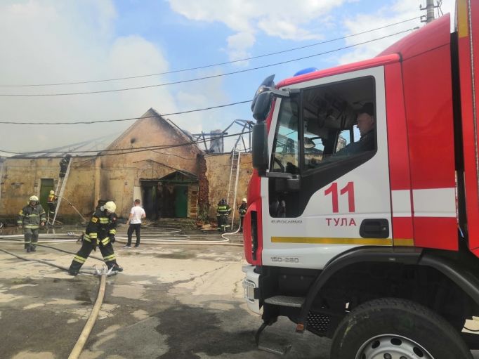 Для ликвидации пожара в Туле привлекались 28 человек