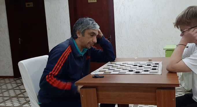 Туляк занял первое место на этапе Кубка мира по русским шашкам