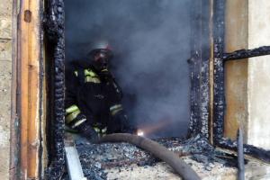 В Кимовске сгорела квартира в нежилом доме.
