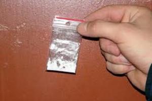 Тульские полицейские за сутки поймали двух туляков с наркотиками.