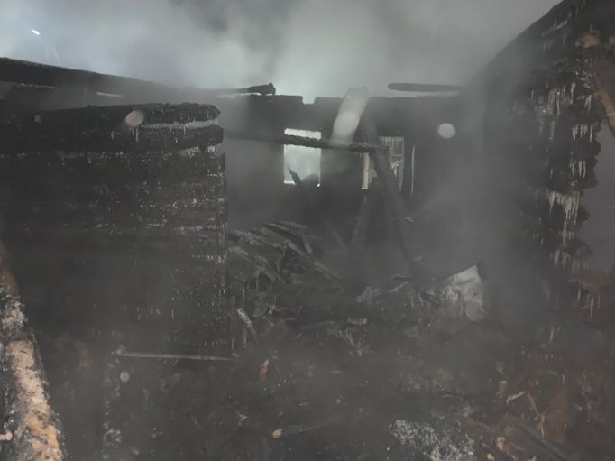 Следователи выясняют обстоятельства гибели мужчины при пожаре в Заокском районе 