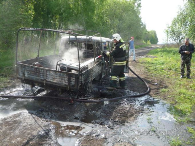 В Чернском районе за 3 минуты сгорел «УАЗик»
