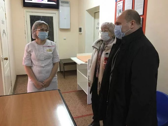 Дмитрий Марков проверил в Киреевске работу инфекционного госпиталя и поликлиники 