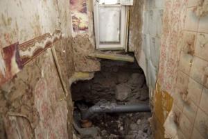 В ремонт треснувшего дома в Товарковском вложат 200 тысяч рублей.