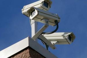 В Щекинском районе камеры наблюдения засняли преступника, который их унес.