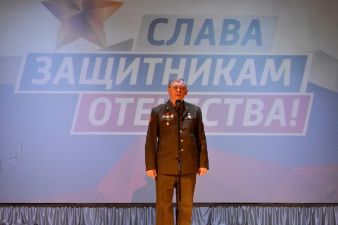 Геннадий Барков: Армия должна быть профессиональной