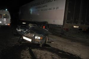 В Ефремовском районе столкнулись легковушка и грузовик: двое погибли.