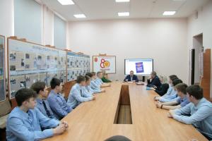 Глава облизбиркома рассказал студентами техникума ж/д транспорта о выборах.