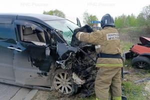 Спасатели извлекли пострадавших из автомобилей, столкнувшихся на трассе Тула-Новомосковск .