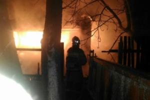 В Алексинском районе сгорел дом.