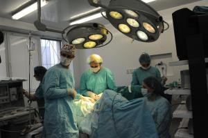 Тульские медики вынули из желудка 12-летней девочки 750 граммов волос.