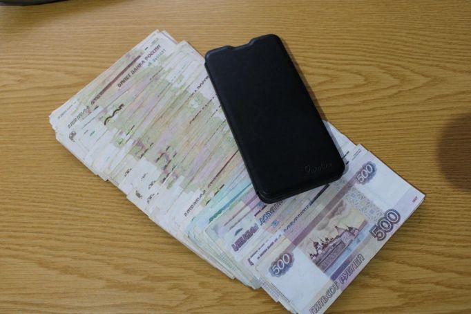 Мошенница из Тульской области брала кредиты по данным клиентов мобильного оператора