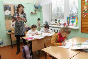 В Госдуме захотели привести к единообразию образовательные программы в школах .