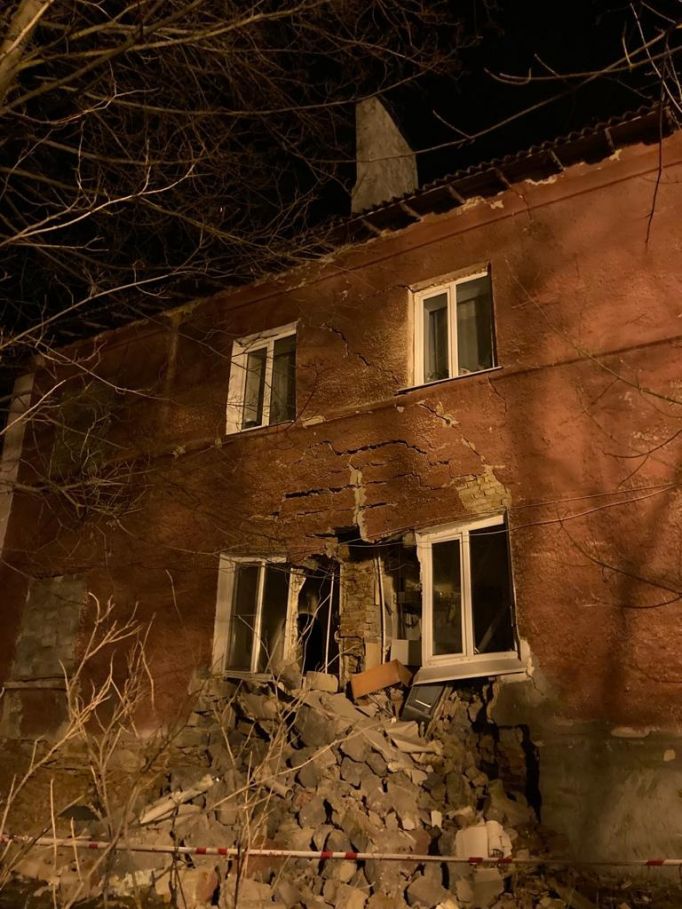 В Киреевске в аварийном доме обрушилась часть стены