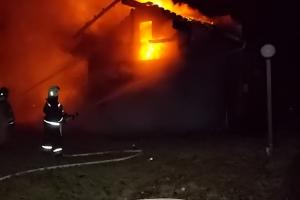 В Заокском районе поздним вечером сгорел дом.