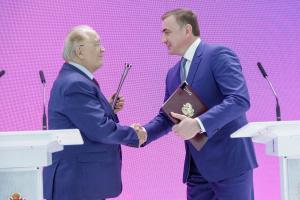 Алексей Дюмин поздравил с юбилеем ректора МГУ.