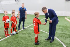 Дмитрий Миляев в День защиты детей пообщался с юными спортсменами.