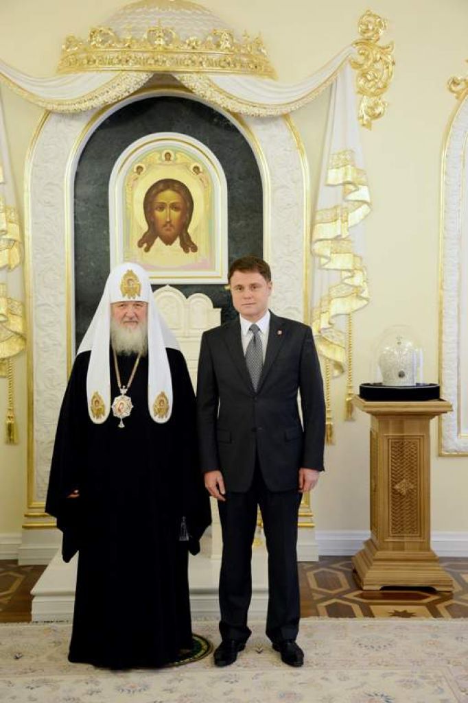 Владимир Груздев лично поздравил с днем рождения Патриарха Кирилла
