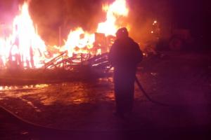 В среду вечером в Веневском районе сгорели сараи.