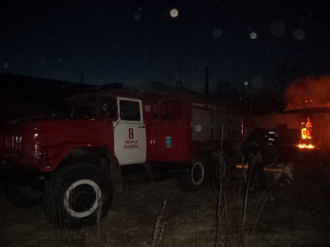 Ночной пожар в Первомайском тушили 47 минут