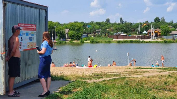 Прокуратура проводит проверку безопасности купания на прудах в Обидимо и в Петровском