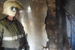 В Суворовском районе утром едва не сгорел дом.