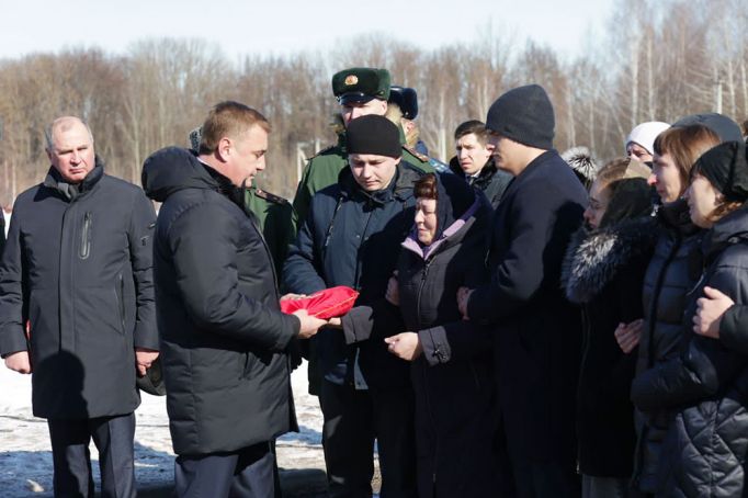 Алексей Дюмин принял участие в церемонии прощания с разведчиком Алексеем Алешко