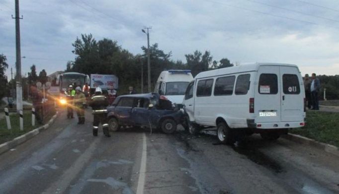 В Алексине в ДТП погиб водитель легковушки