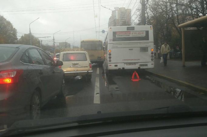 На проспекте Ленина в Туле столкнулись два автобуса