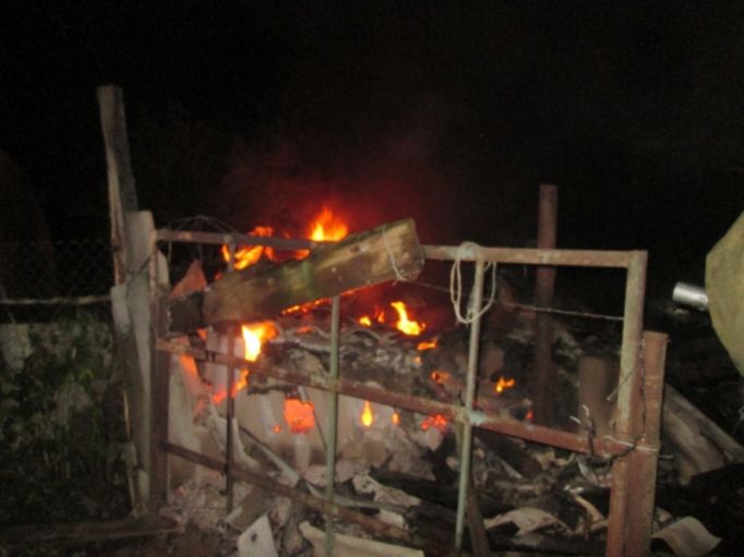 В Арсеньевском районе сгорел сарай