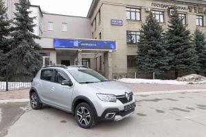 Алексей Дюмин подарил ГТРК «Тула» автомобиль для выездов на съемки .