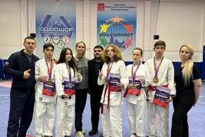 На всероссийских соревнованиях по рукопашному бою первенствовала сборная Тульской области.