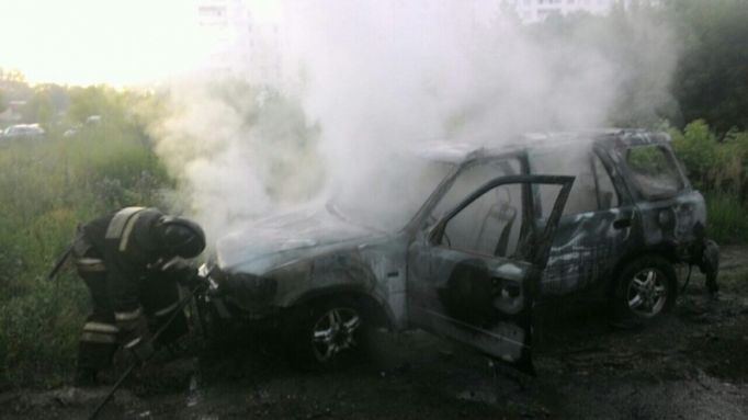Утром в Туле сгорели 2 автомобиля
