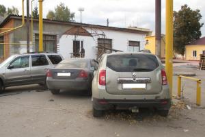 В Кимовске пьяный водитель протаранил две машины.