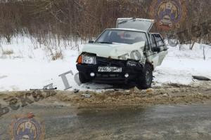 В Чернском районе водитель «девятки» пострадал в столкновении с LADA.