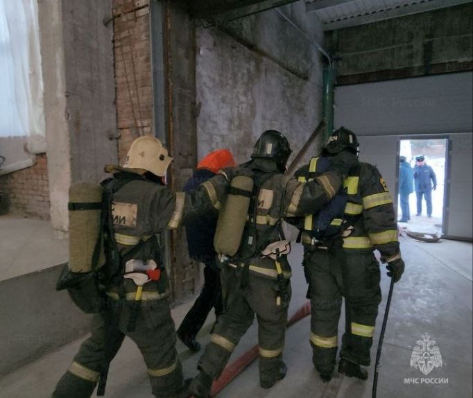 Тульские спасатели ликвидировали условный пожар на патронном заводе