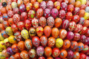 Музей Демидовых предлагает тулякам раскрасить огромное пасхальное яйцо .