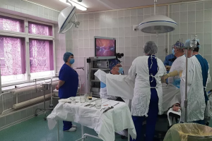 Тульские хирурги ежегодно проводят порядка 50 малоинвазивных операций .