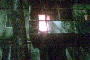 В Плавске сгорел балкон жилого дома.