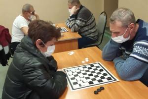 Турнир по шашкам прошел в Новомосковске .