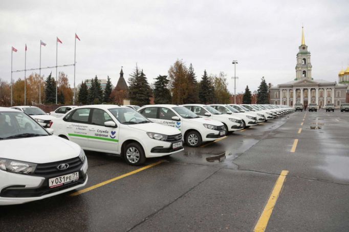 Алексей Дюмин передал медикам Тульской области более 90 новых автомобилей