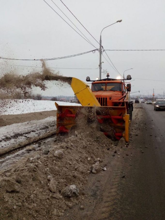 Шнекоротор очищает дороги Тулы от снега
