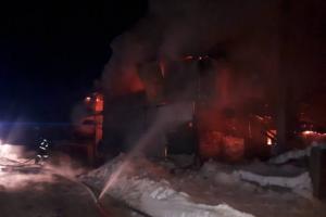 В Туле при пожаре в гараже сгорели два автомобиля.