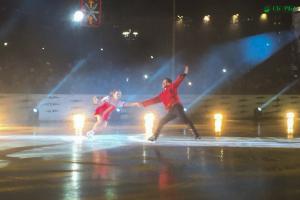 На Губернском катке Тулы выступают олимпийские чемпионы.
