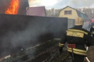 В Алексинском районе за 4 минуты сгорела дача.