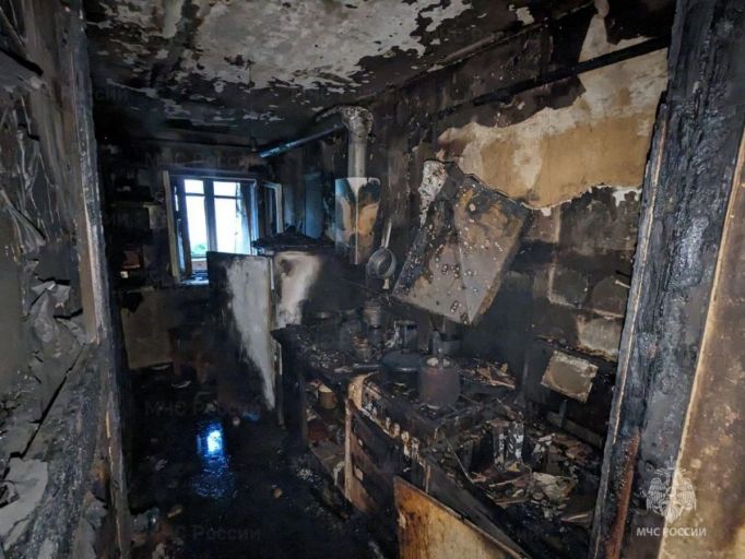 В 4 утра пожар вспыхнул в многоквартирном доме в Щекине